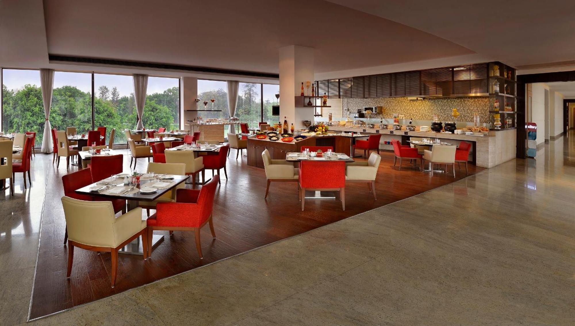 Four Points By Sheraton New Delhi, Airport Highway Exterior foto