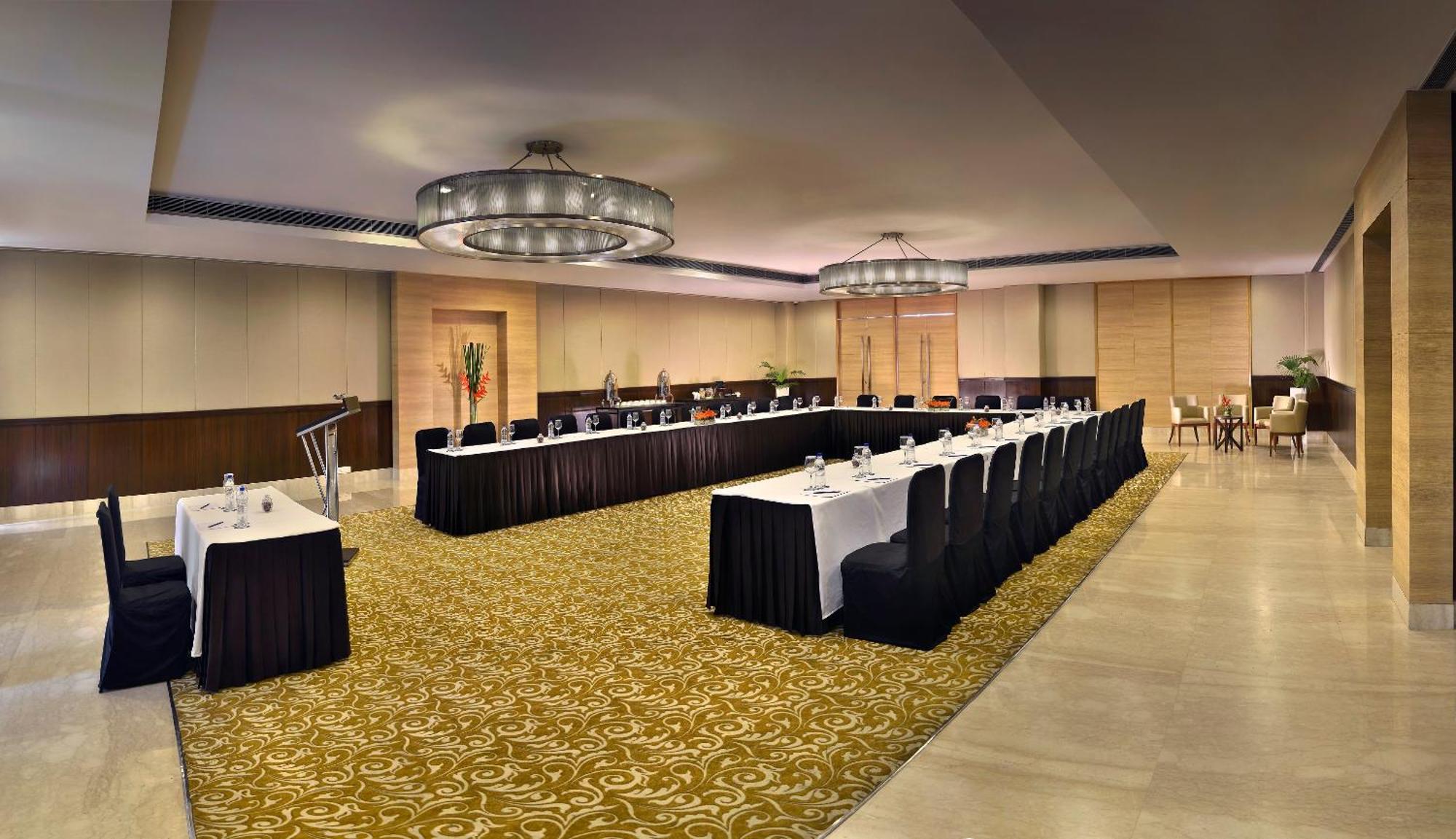 Four Points By Sheraton New Delhi, Airport Highway Exterior foto