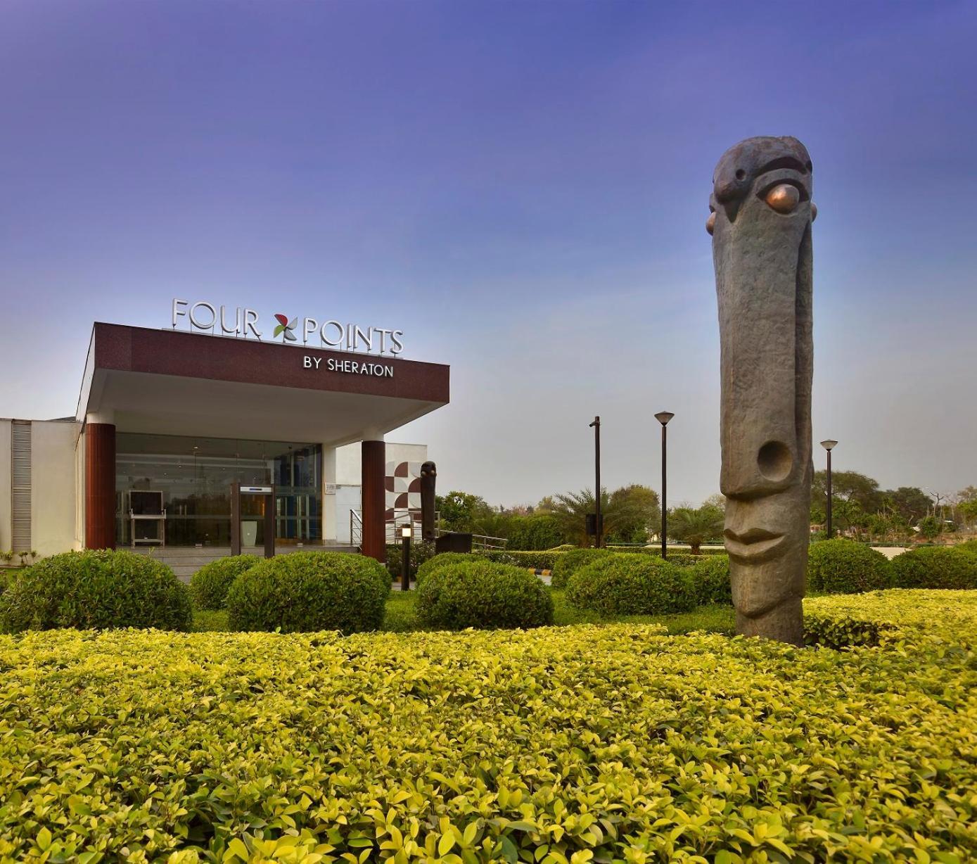 Four Points By Sheraton New Delhi, Airport Highway Exterior foto