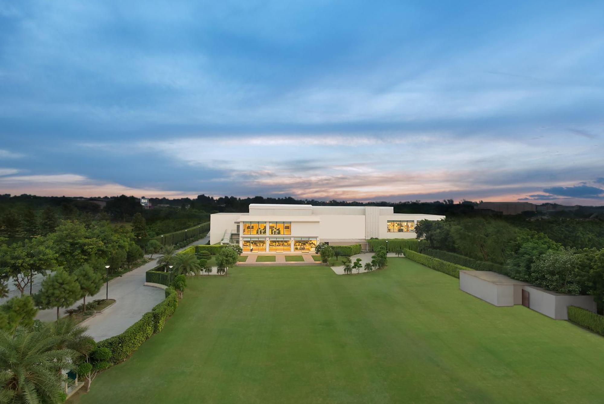 Four Points By Sheraton New Delhi, Airport Highway Exterior foto