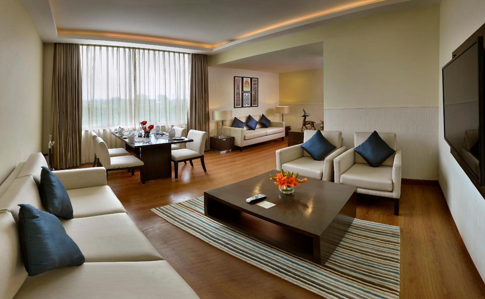 Four Points By Sheraton New Delhi, Airport Highway Exterior foto