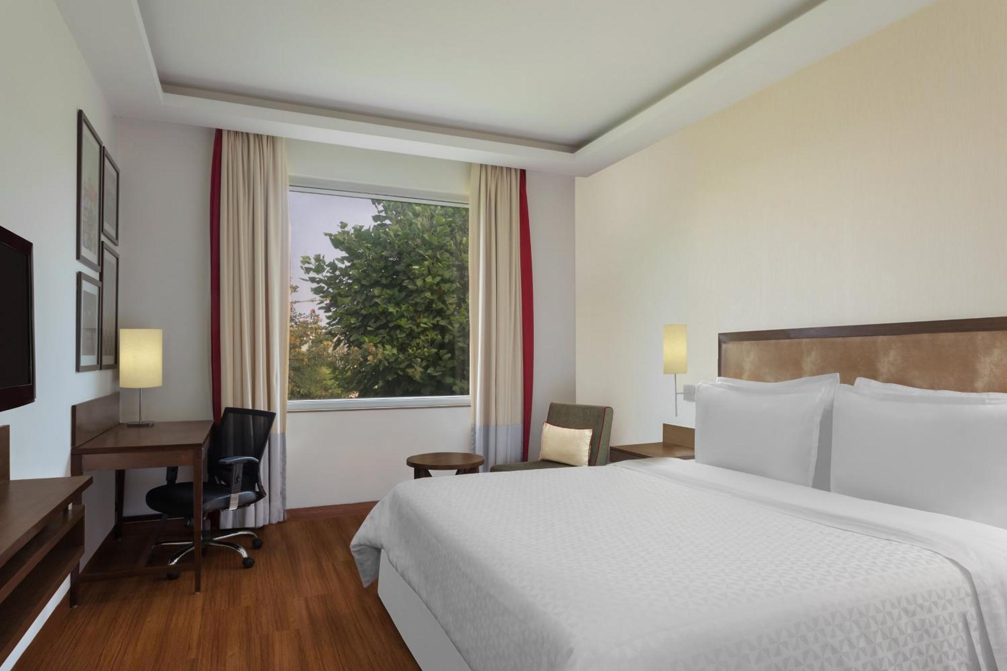 Four Points By Sheraton New Delhi, Airport Highway Exterior foto