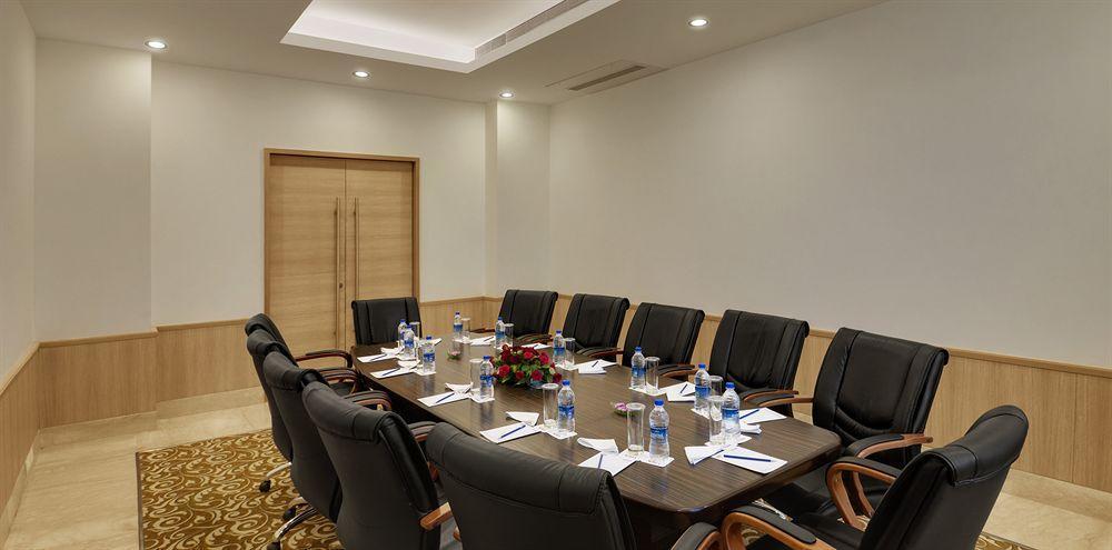Four Points By Sheraton New Delhi, Airport Highway Exterior foto