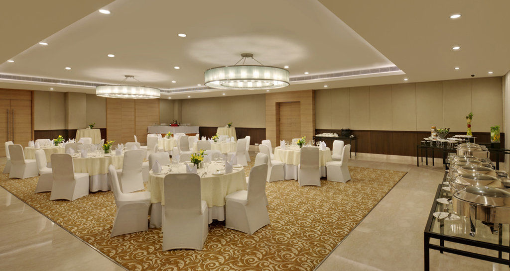 Four Points By Sheraton New Delhi, Airport Highway Exterior foto